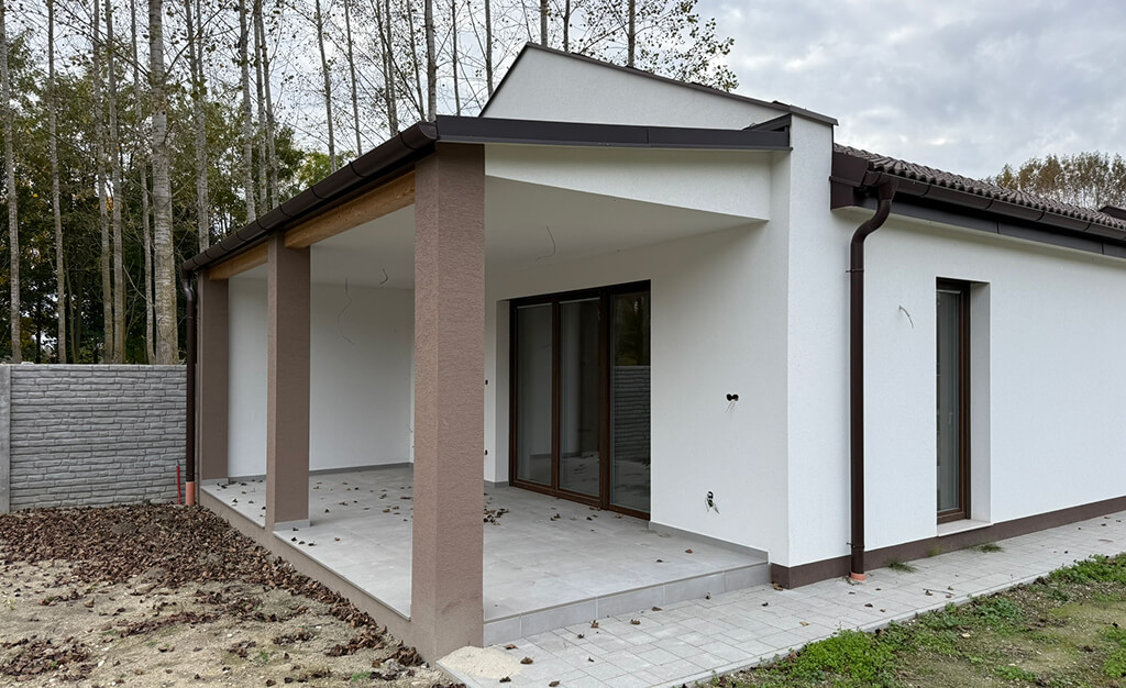 Kölesverem családi ház hátsó